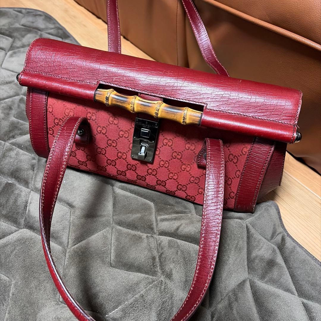 Gucci レッド ハンドバッグ バンブーハンドル
