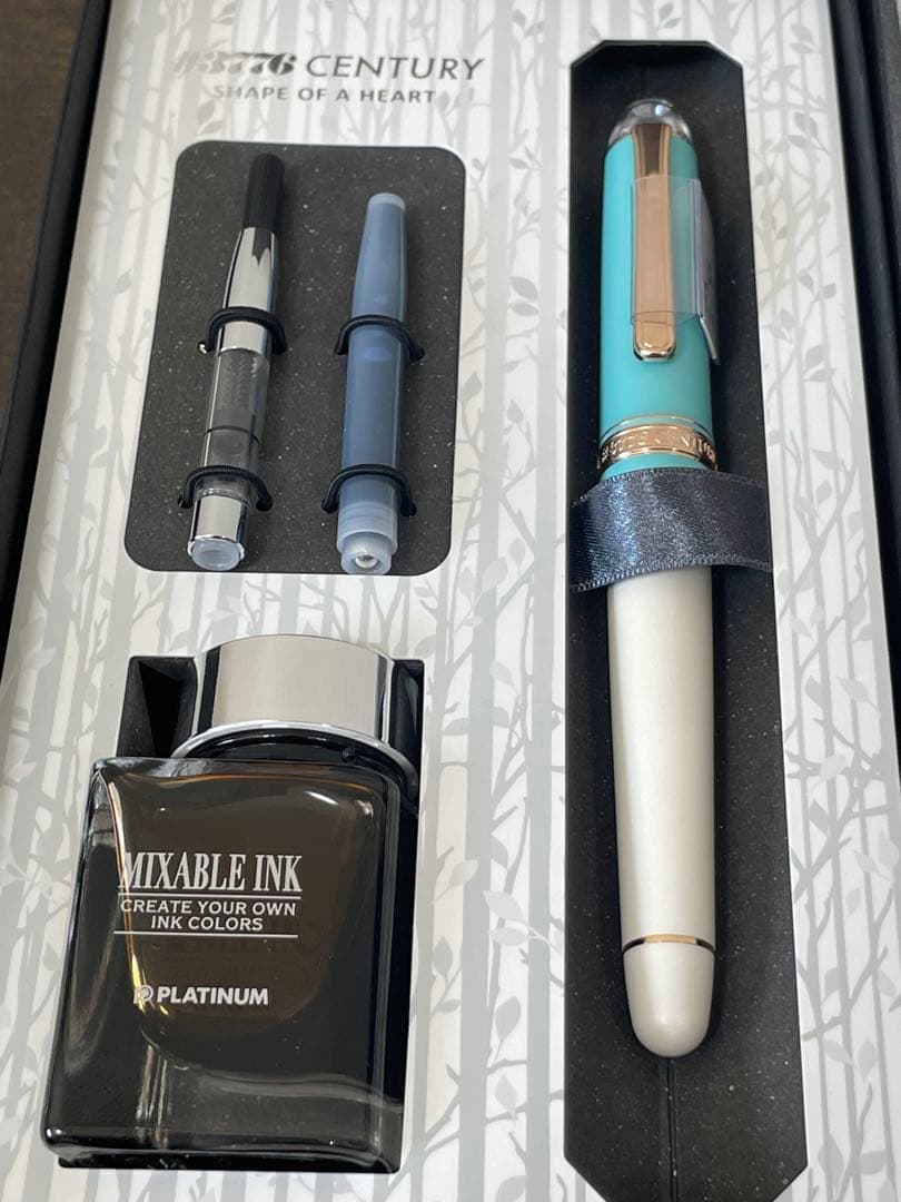 未使用　世界2000本限定　シェイプ・オブ・ハート　ブルーバード　万年筆　完品