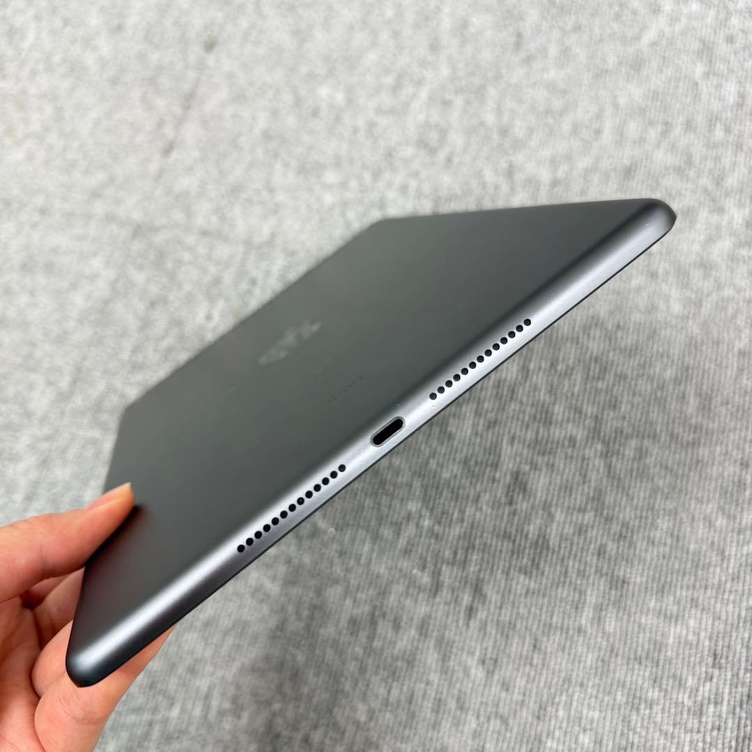 iPad 第7世代 32GB Wi-Fi + Cellular スペースグレイ