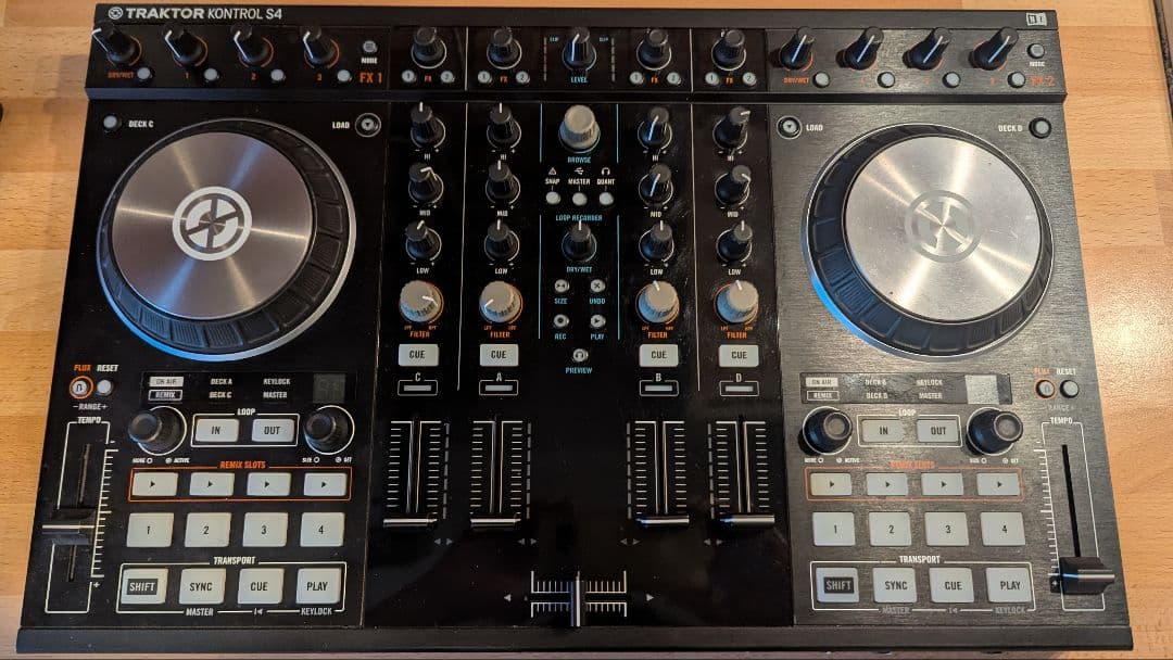 TRAKTOR KONTROL S4MK2 コントローラー