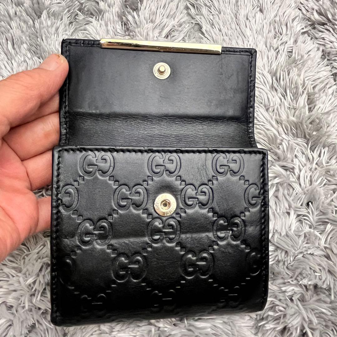 グッチ　シマ　折り財布　ロゴプレート　ブラック　　メンズ　レディース