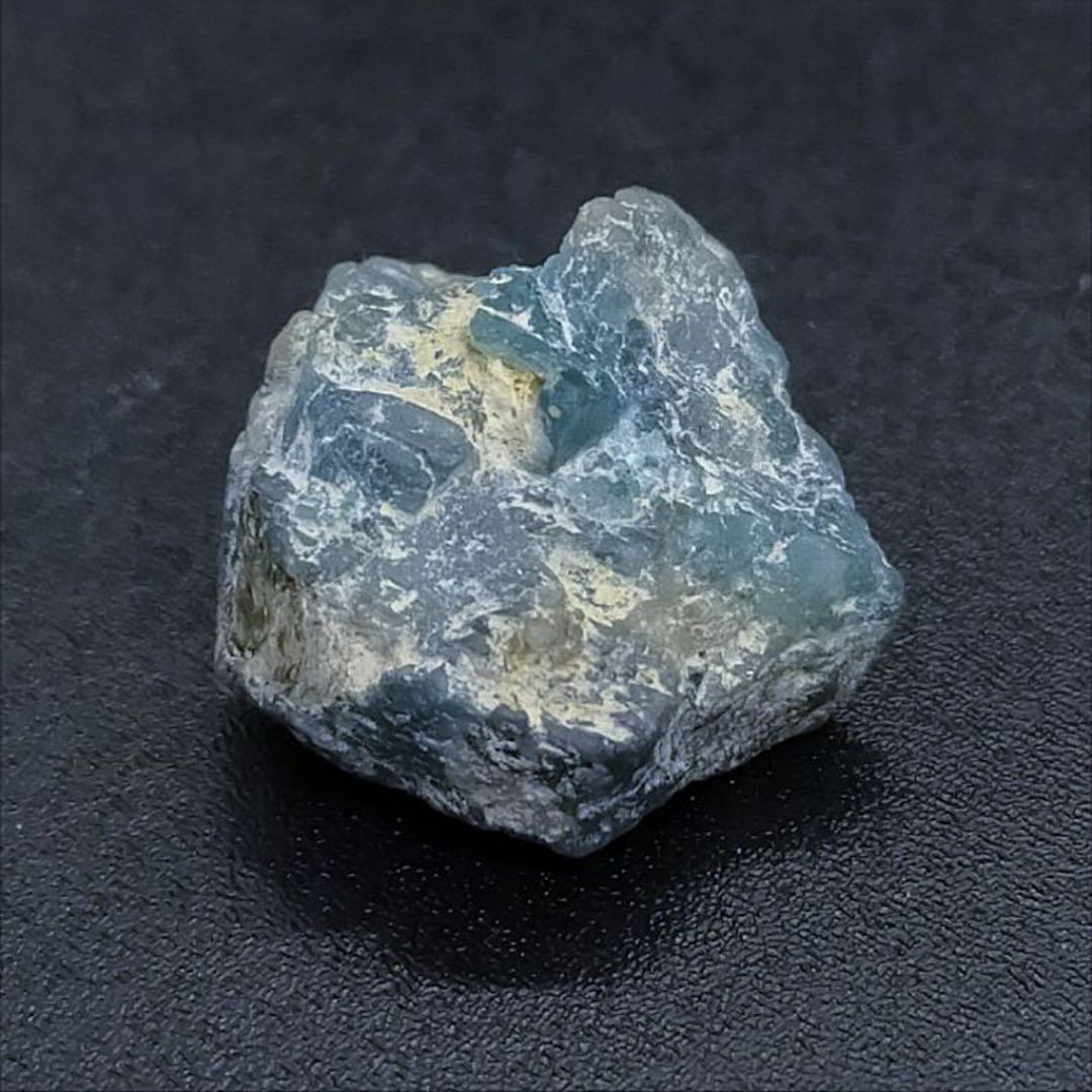 【マダガスカル産】グランディディエライト/雲母の原石⑤