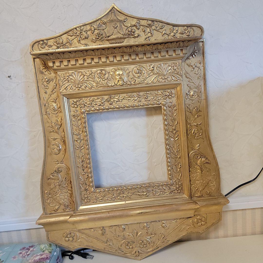 西洋アンティーク　ヴィンテージ　額縁　フレームのみ　金色の装飾額