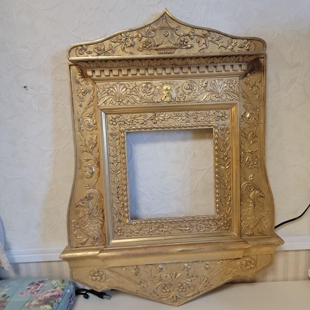 西洋アンティーク　ヴィンテージ　額縁　フレームのみ　金色の装飾額