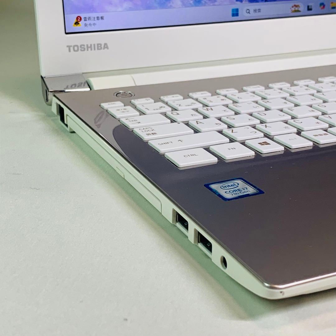 Core i7✨SSD1TB✨32GB✨カメラ✨東芝✨ゴールド✨ノートパソコン