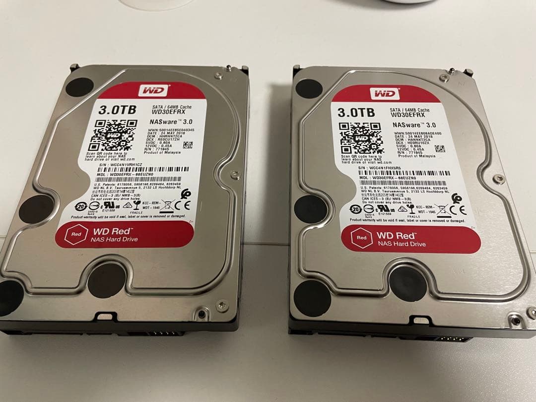 Synology DS218play NAS 本体一式（HDD３TBx 2付き)