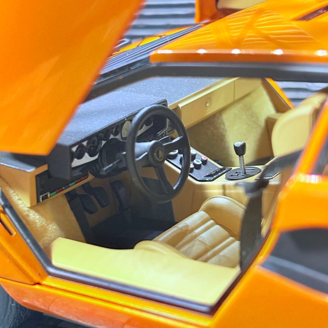 1/18 AUTOart ランボルギーニ カウンタック LP400