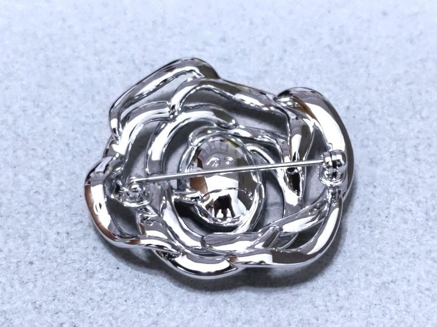 スワロフスキーBarret　ブローチ ブルー　ロジウムプレート　箱付　40936