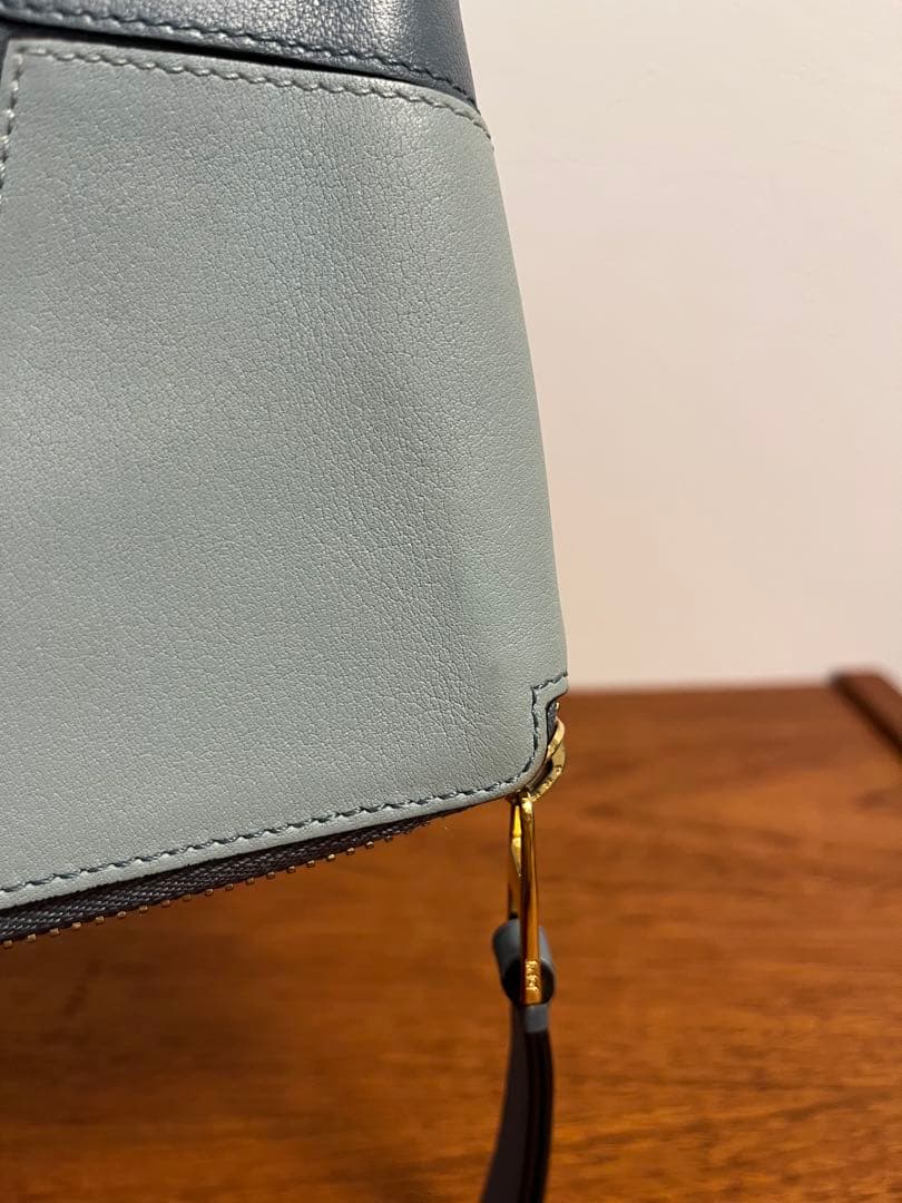 [miku(’-’*)♪ ] LOEWE 二つ折り財布