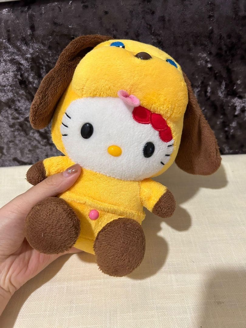 ハローキティ 犬のフード付きぬいぐるみ