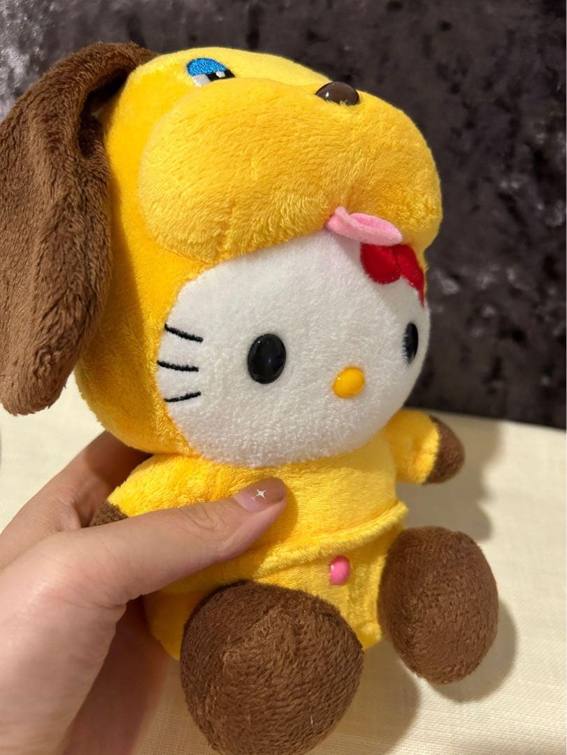 ハローキティ 犬のフード付きぬいぐるみ