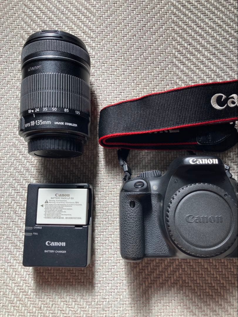 フィルムカメラ Canon EOS Kiss X4 EF-S 18-135mm