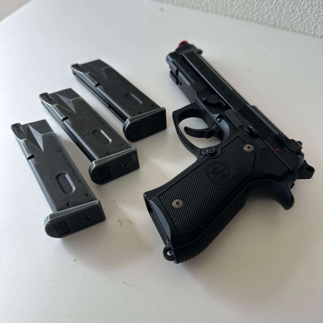 3*s様 東京マルイ　ガスブローバック　M9A1　マガジン３本付き