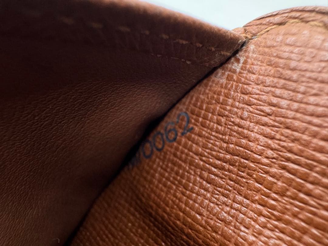 ルイヴィトン モノグラム コンパクトジップ 二つ折り 財布 茶色