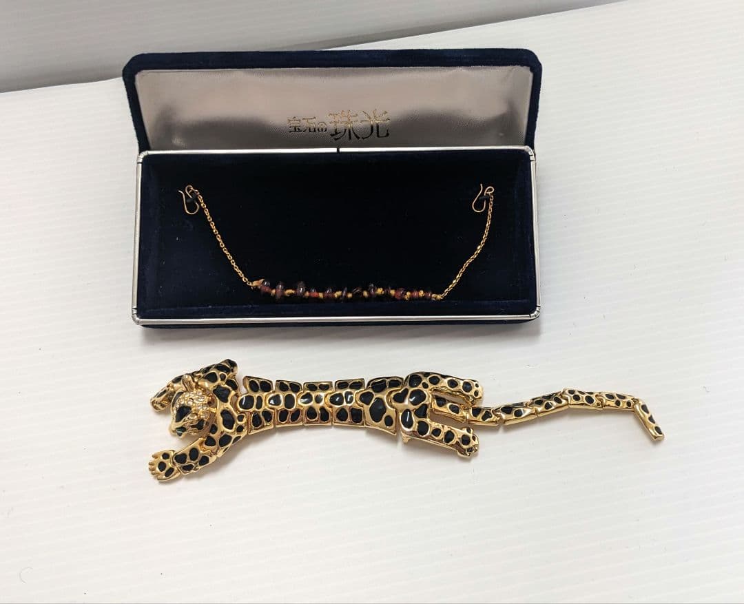 【美品】ヴィンテージ グリーンアイ 豹 ブローチ アクセサリー