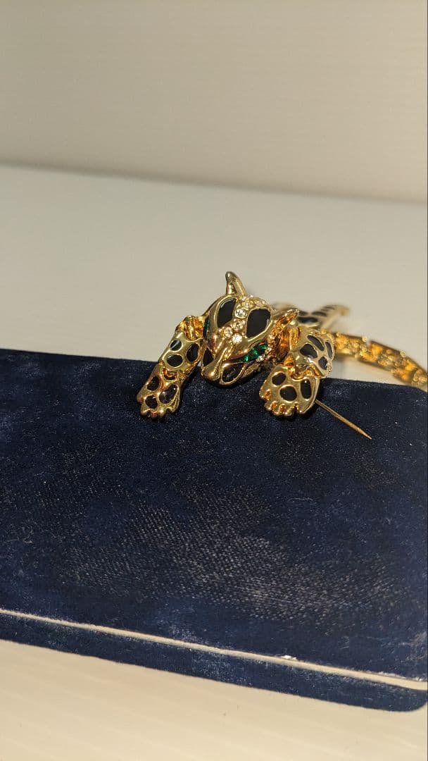 【美品】ヴィンテージ グリーンアイ 豹 ブローチ アクセサリー