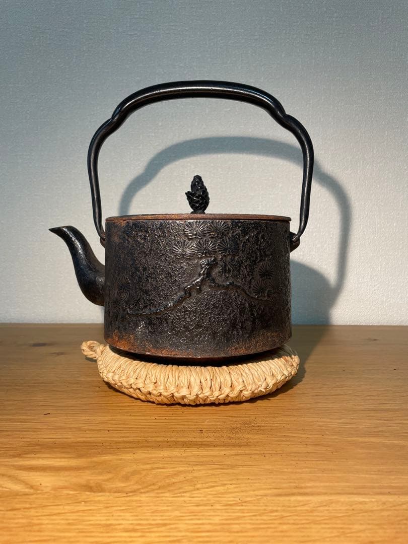 0290 岩鋳 南部鉄器・南部鉄瓶 18型寸同松 急須