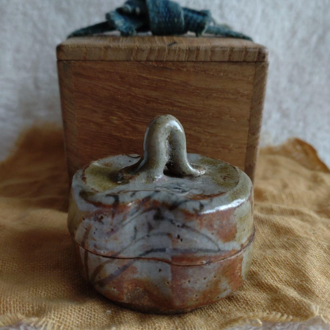 香合　織部　ハジキ香合　緑・茶色　共箱　時代　幕末
