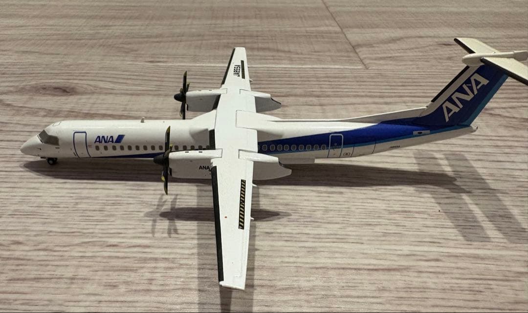 Q400 スケールモデル　1/200 DHC-8-400 ANA WINGS