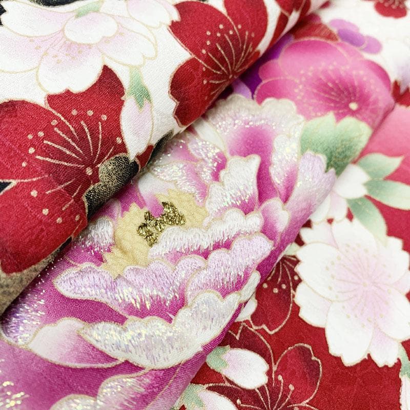 510z28☆華やか！振袖 古典柄 ラメ刺繍 金彩 地紋 赤☆美品 成人式結婚式