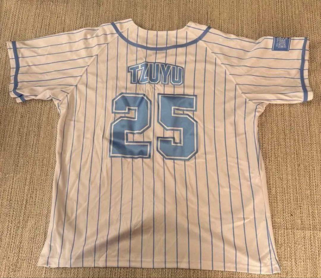 TWICE TZUYUツウィ ユニフォーム