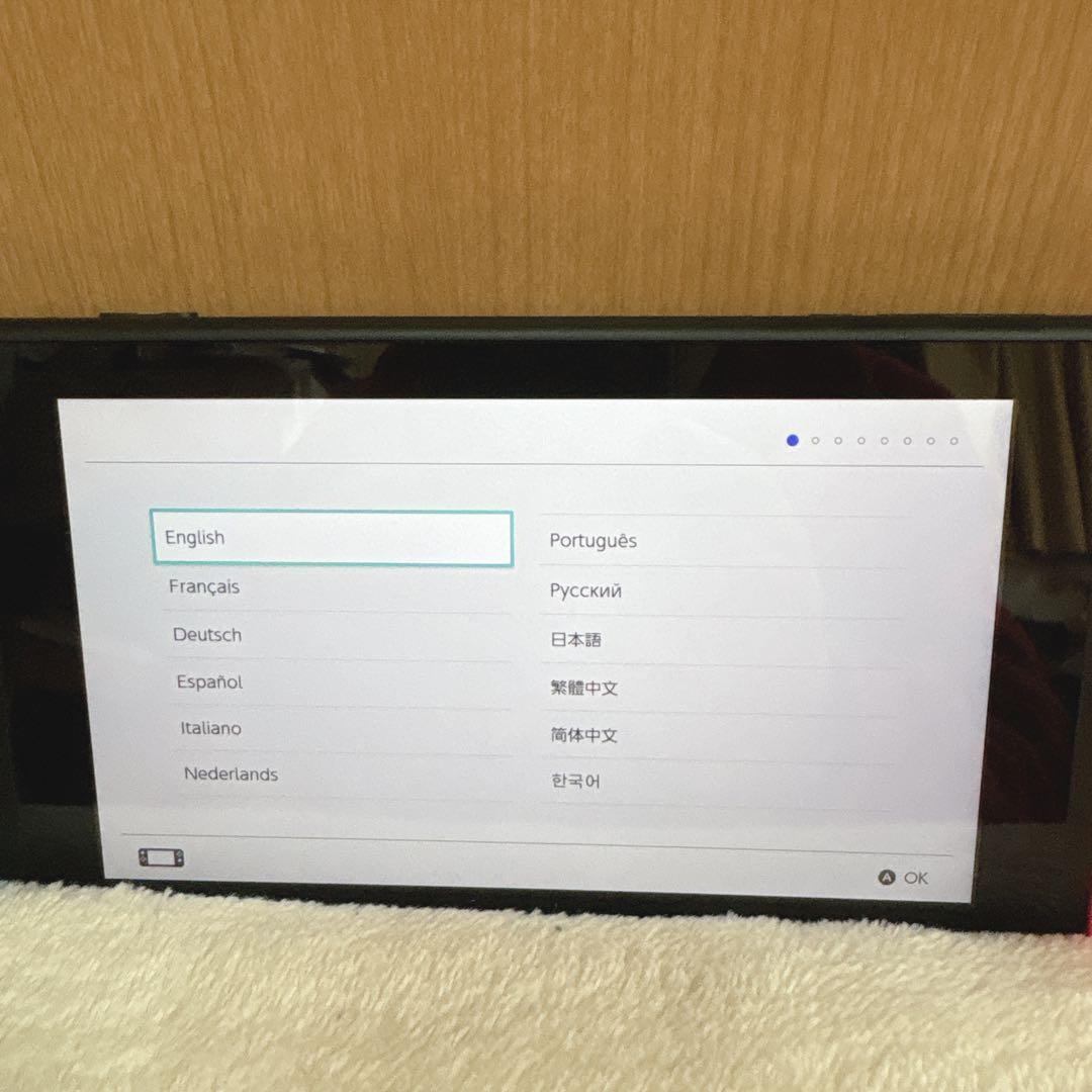 Nintendo Switch 本体　ネオンブルー／ネオンレッド