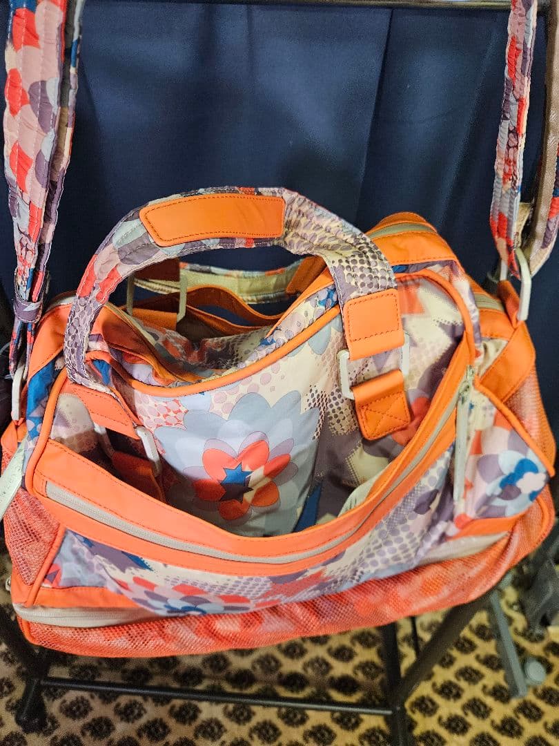 LeSportsacとステラ・マッカートニーのコラボレーションバッグ