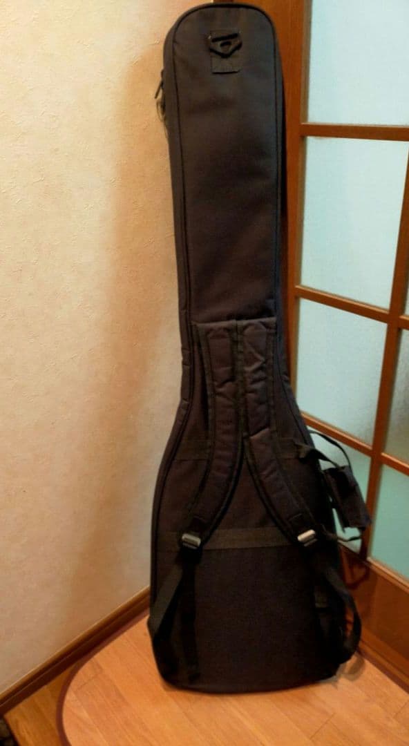 YAMAHA 　TRBX304 エレキベース　 ケース付き