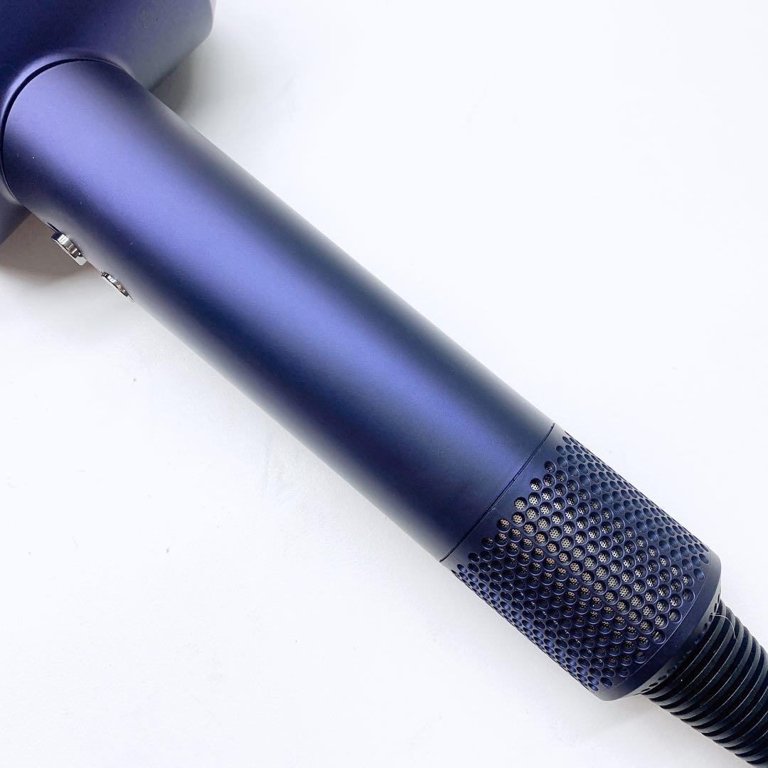 《ほぼ未使用》 ダイソン ドライヤー HD08 Dyson