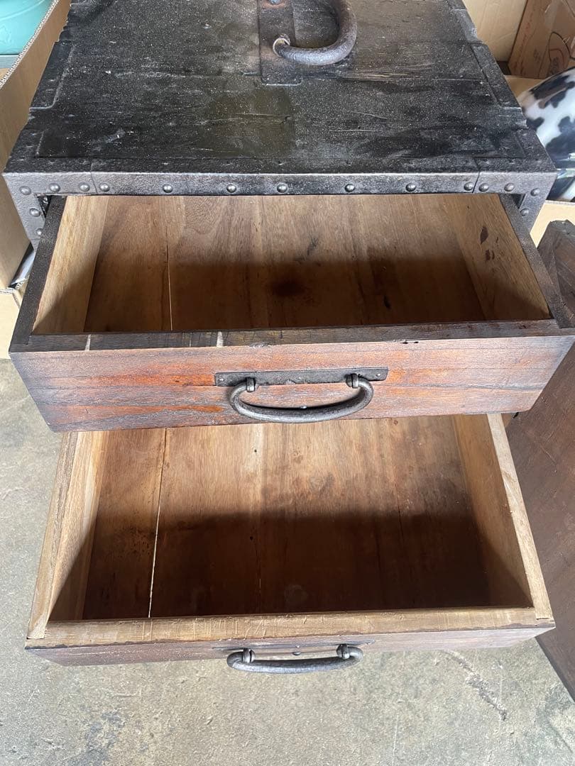 骨董 船箪笥 (金庫) 時代和箪笥 鉄地金具　　チェスト 金具装　昭和レトロ