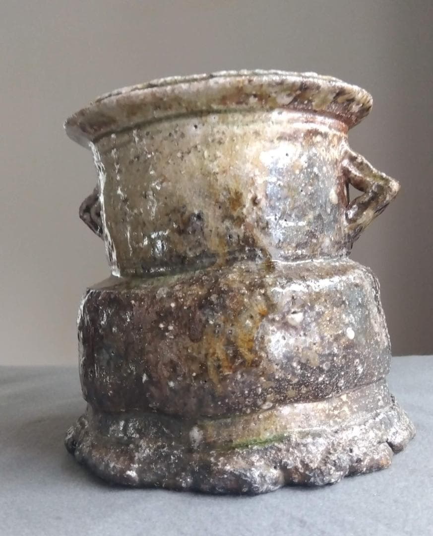 信楽焼　自然灰釉究極美逸品　谷清右衛門　茶道具伊賀写 双耳水指 塗蓋 付　共箱