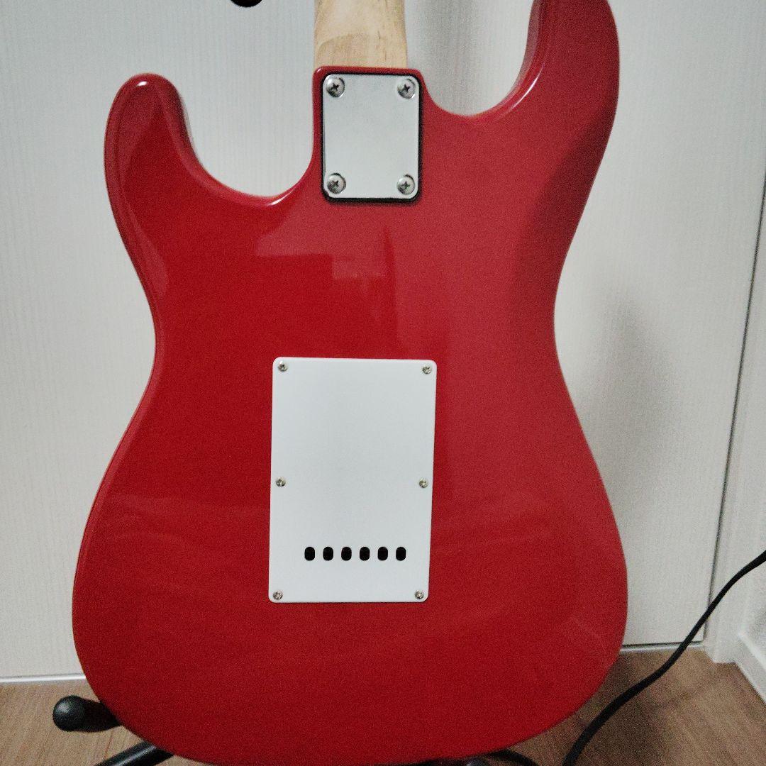 ストラトキャスタータイプ エレキギター　カラーレッド