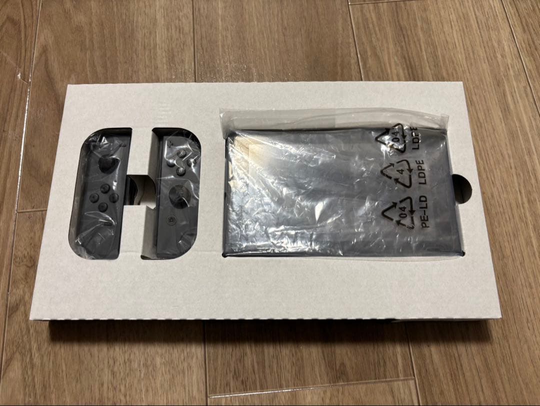 tmNintendo Switch 本体 グレー 未使用品