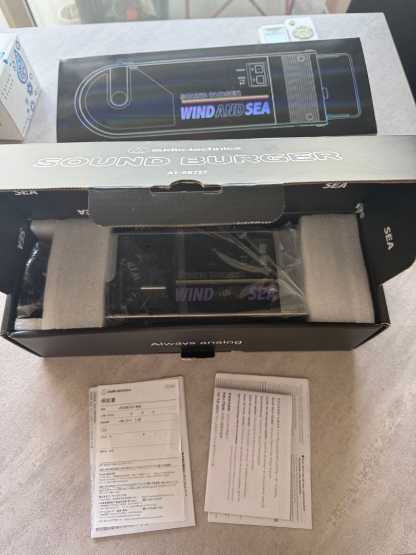 SOUND BURGER x WIND AND SEAコラボターンテーブル