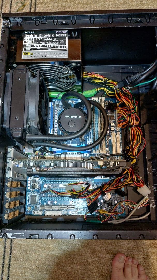 ミドルタワーPCケース MSIグラフィックカード付き ジャンク