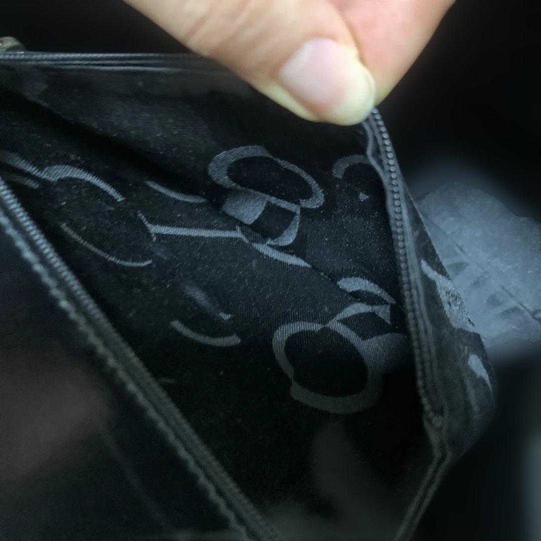 リボン付きブラックレザーハンドバッグ　フェラガモ