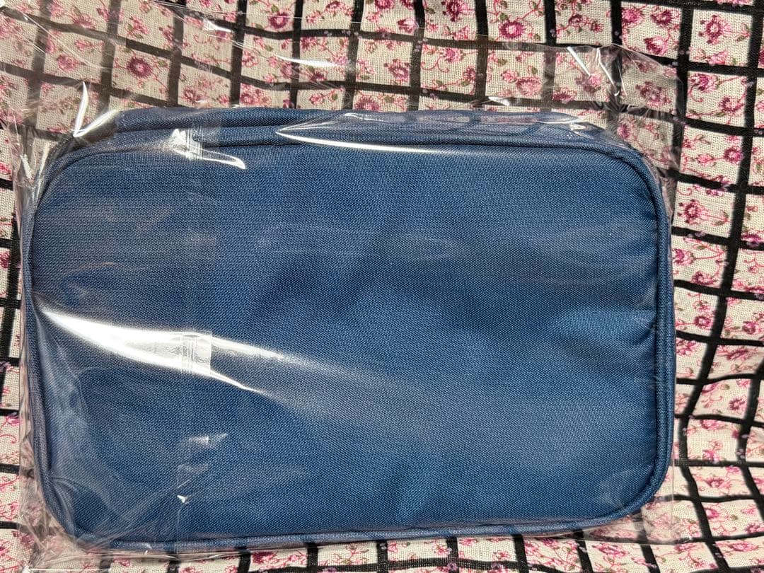 未使用　Ado イラスト ポーチ ネイビー