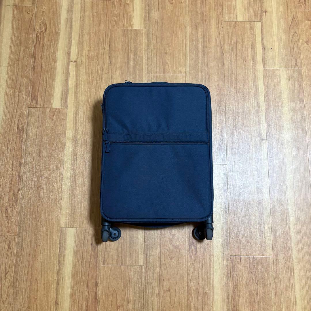 半分の厚みで収納できるソフトキャリー 小型(36L) ネイビー