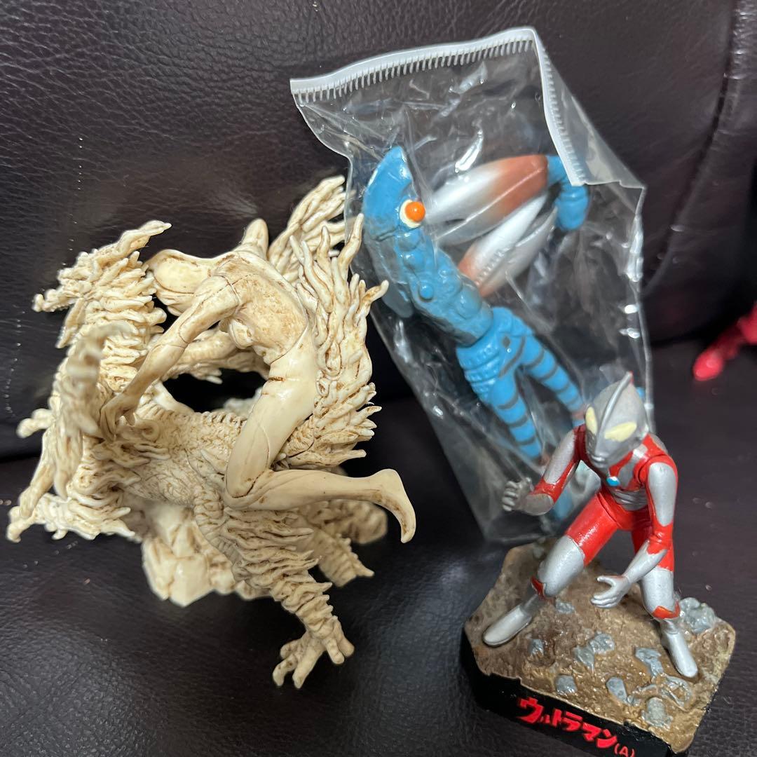 ウルトラマン　ウルトラ怪獣名鑑SPネロンガやガチャ等のフィギュアなどセット