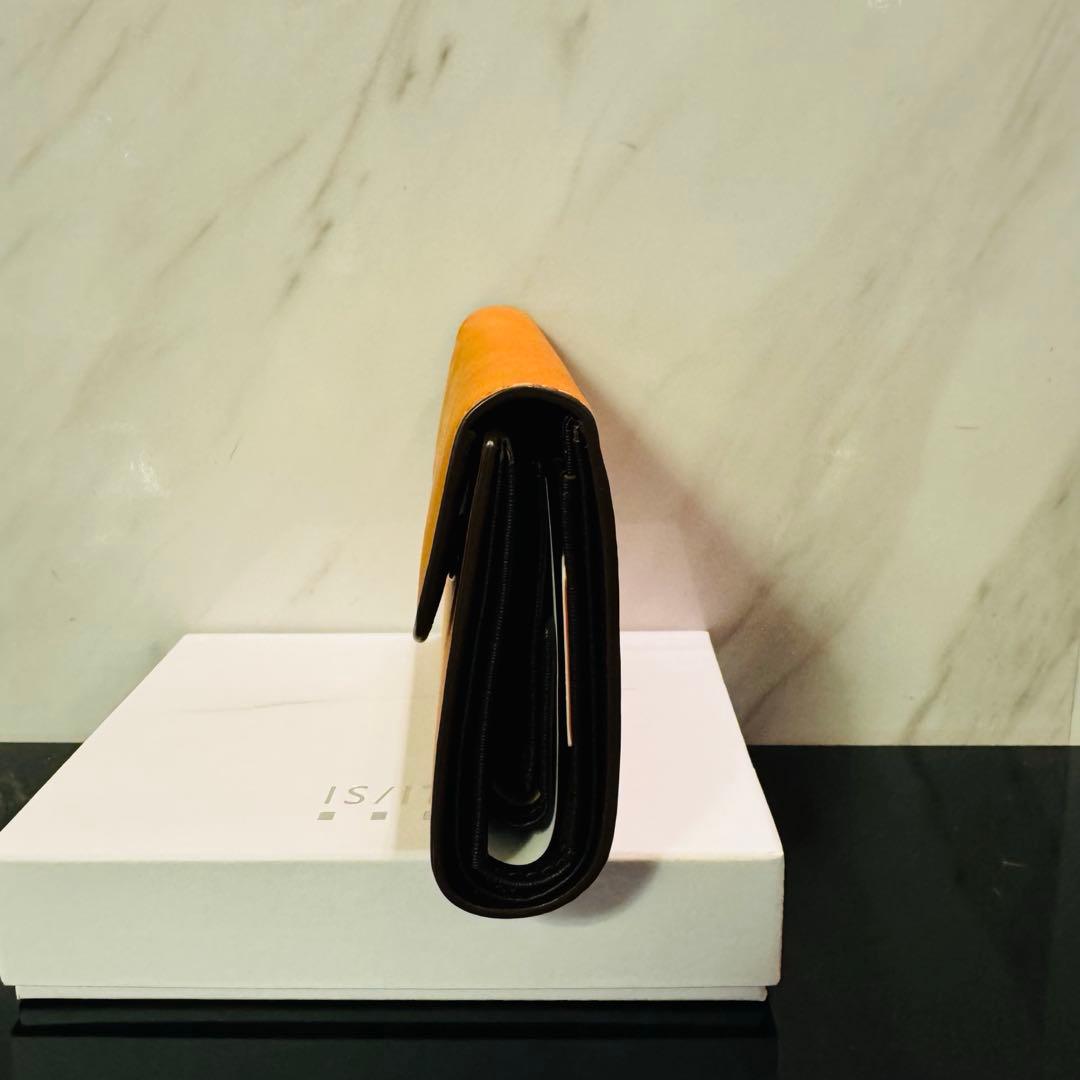 ISIT 三つ折り　グローブレザー　ミドルウォレット