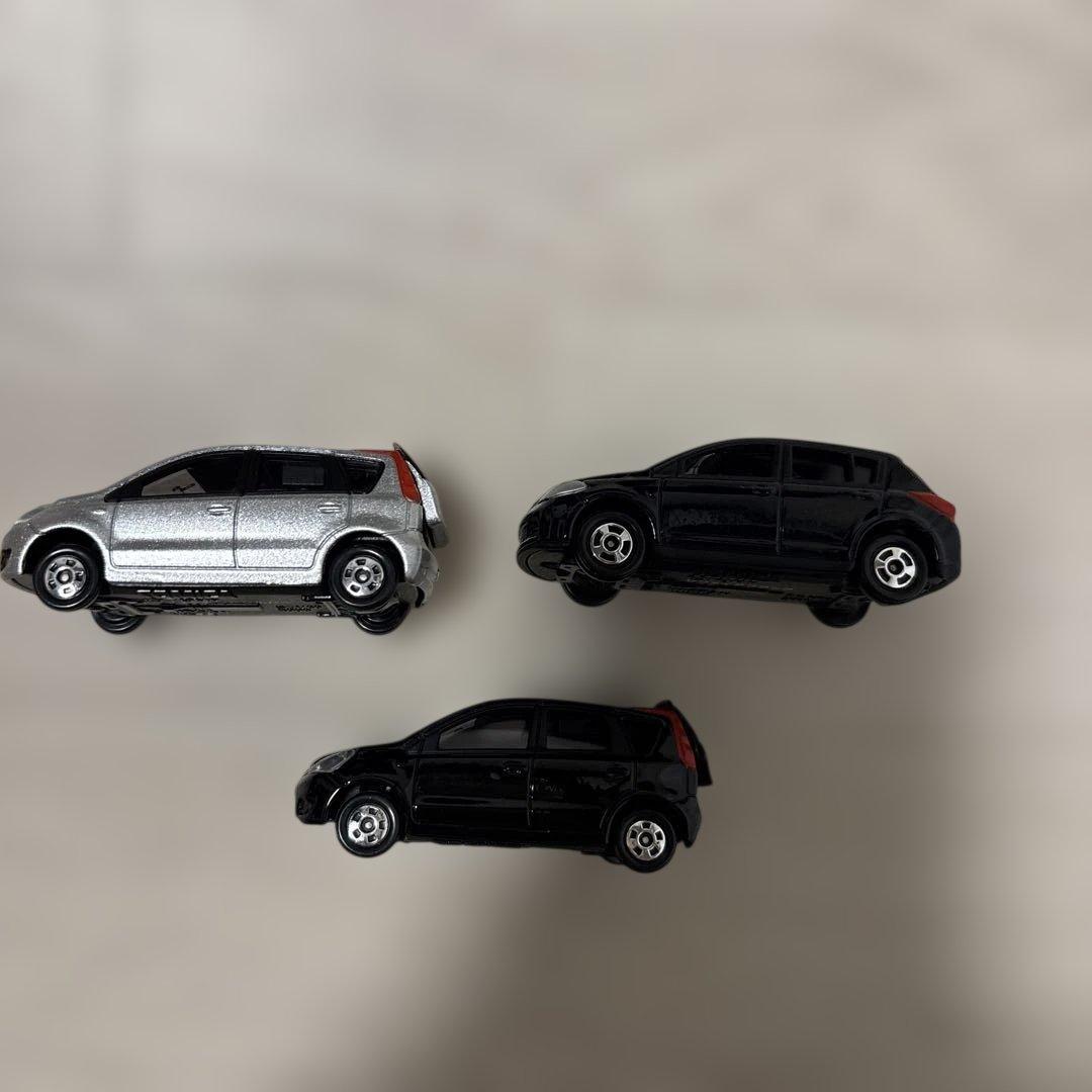ノート　ティーダ　トミカ　カラーサンプル　NOTE　TIIDA NISSAN