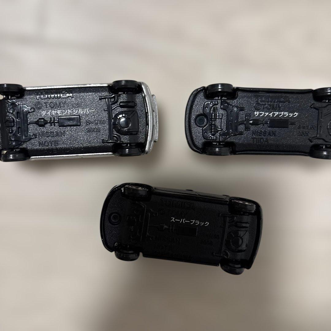 ノート　ティーダ　トミカ　カラーサンプル　NOTE　TIIDA NISSAN