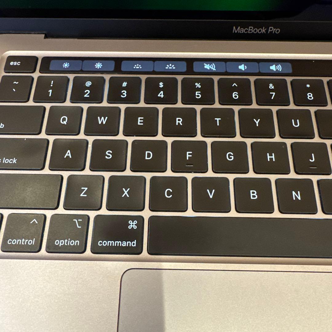 MacBook Pro13インチSSD512GBメモリ16GBUSキー2020