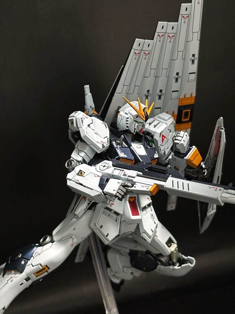 m*中様 ガンプラ RG 全塗装完成品 νガンダム