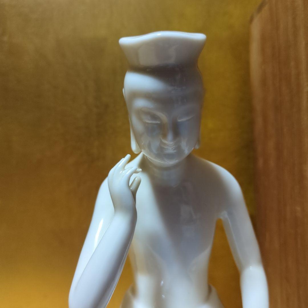 白色陶器製弥勒菩薩像 木箱付き