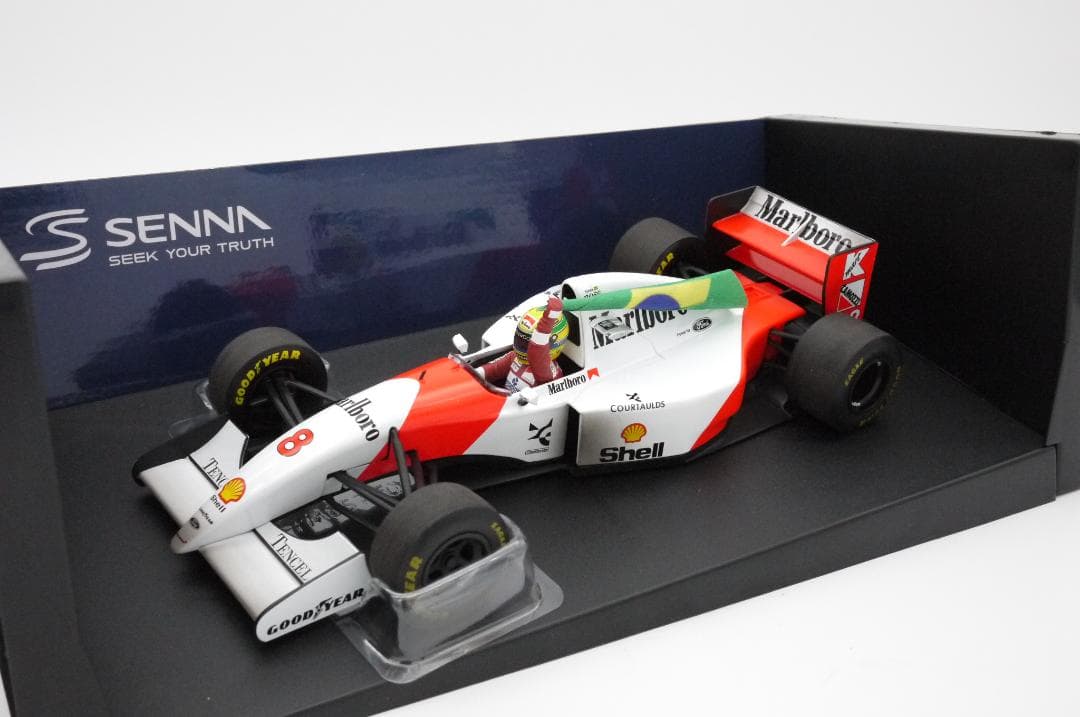 kuus プロフィ重要1/18 マクラーレン MP4/8 フラッグ セナ