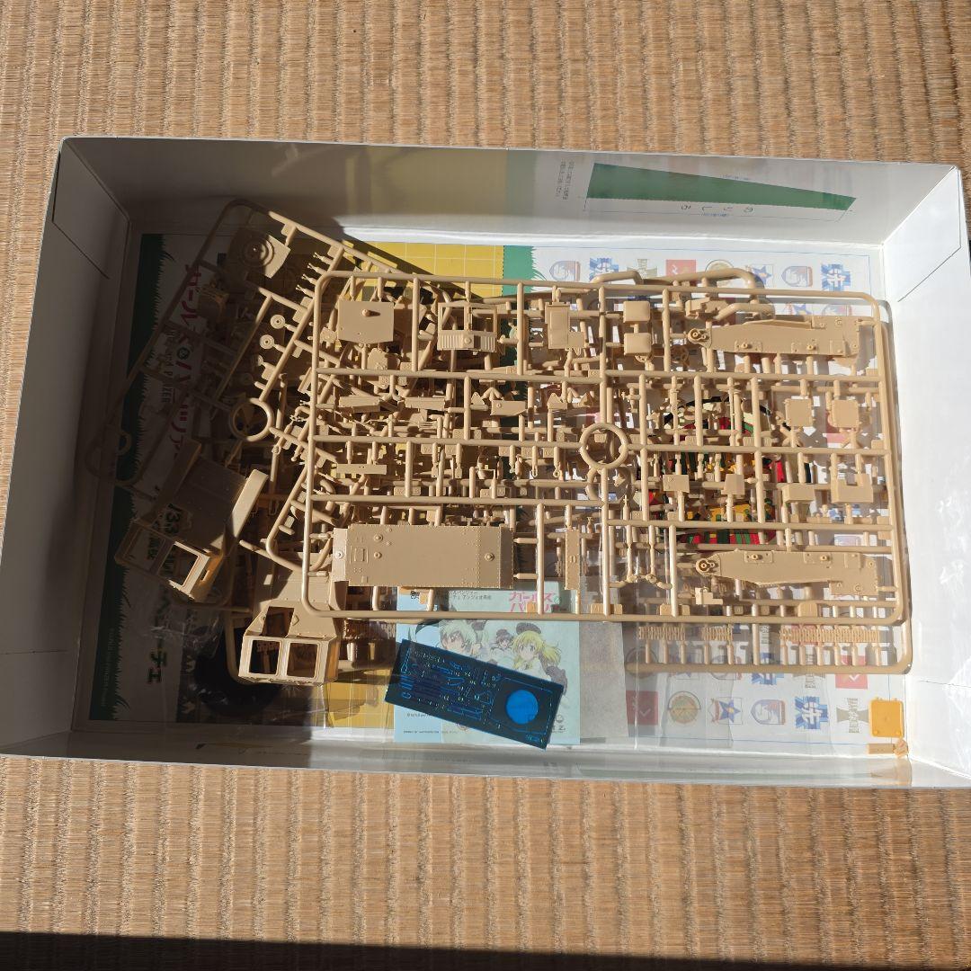 プラッツ　1/35 ガルパン　CV33 カルロ・ベローチェ　未組立　特典付き