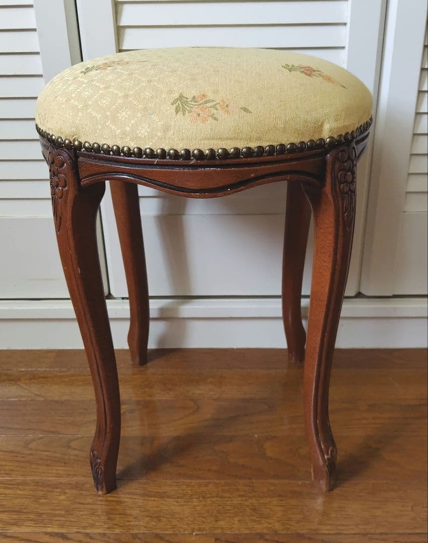 英国製アンティークラウンドスツール