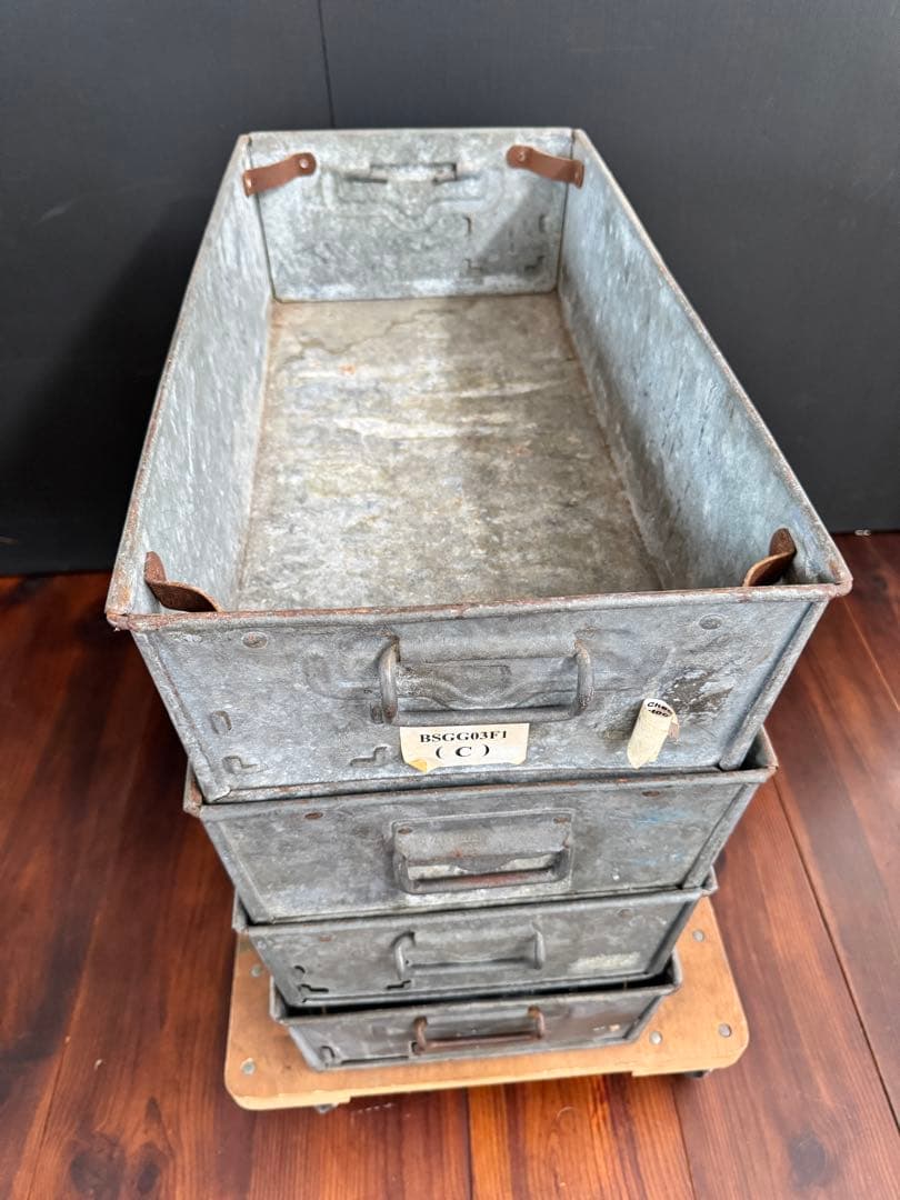 ドイツ蚤の市　ヴィンテージコンテナ　スタッキング　8個