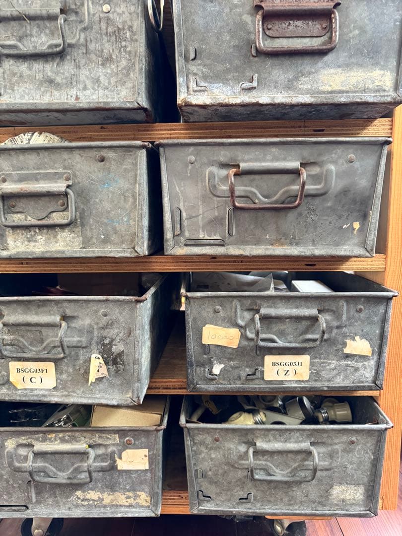 ドイツ蚤の市　ヴィンテージコンテナ　スタッキング　8個